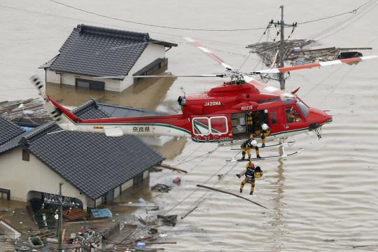 Enchentes e deslizamentos deixam dezenas de mortos no Japão