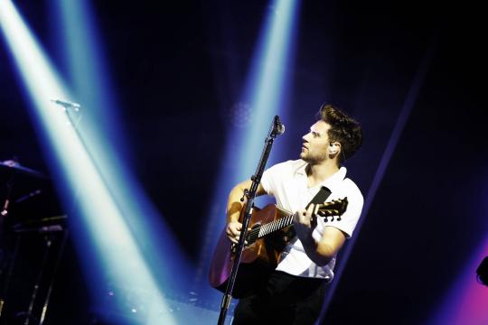 Niall Horan, do One Direction, faz show em São Paulo