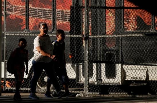 Only some migrant families to be reunited in U.S. as deadline arrives