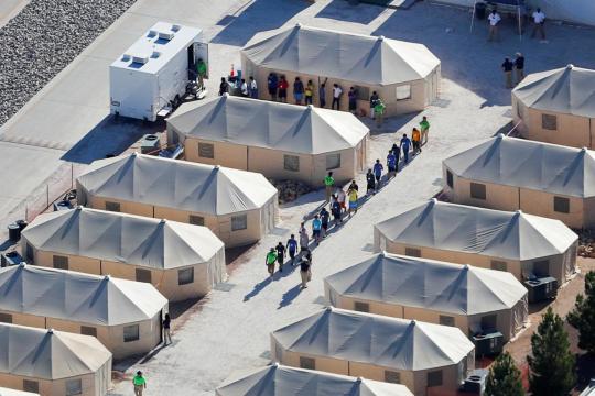 Tech issues plague U.S. web portal tracking separated children