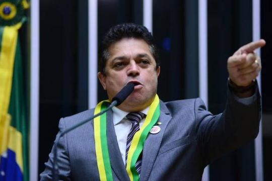 Relator pede o arquivamento de processo de cassação contra deputado preso