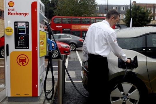 Electric vehicles could lift UK peak power demand by 5-8 GW by 2030 - National Grid