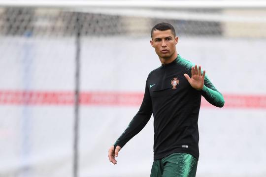 Trabalhadores da Fiat anunciam greve após acerto da Juventus com Ronaldo