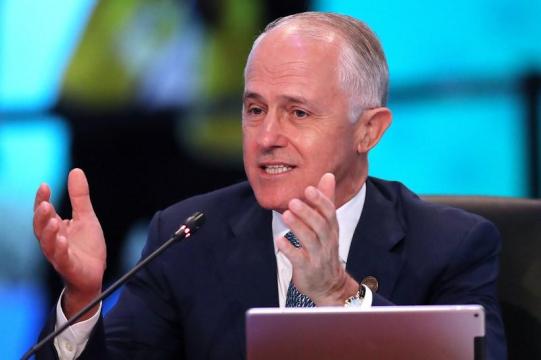 Migration to Australia hits decade low, seen as boost for prime minister