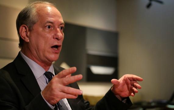 Dirigentes do centrão fazem apelo para que Ciro modere críticas a Temer