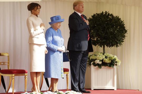 Trump chega a Windsor e é recebido pela rainha Elizabeth 2ª