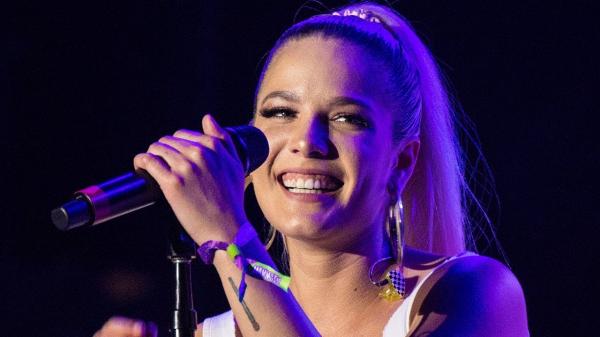 Halsey RESPONDS To Wardrobe Malfunction In The BEST Way