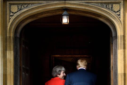 Trump aconselhou primeira-ministra britânica a processar a União Europeia