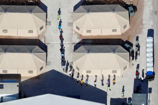 Judge to hear how U.S. plans to reunite immigrant families