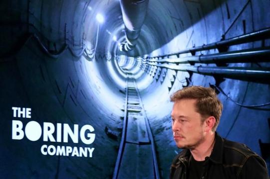 Tesla shares fall 3.5 percent after CEO Musk abuses British diver