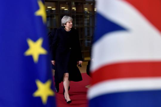 May aceita pressão de eurocéticos e altera proposta para acordo do 'brexit'