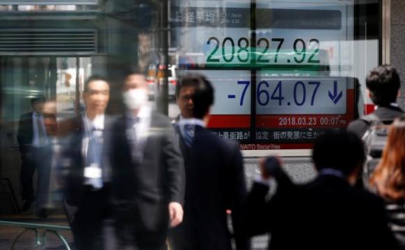 Asia stocks sag after oil slides, dollar steady before Fed speech