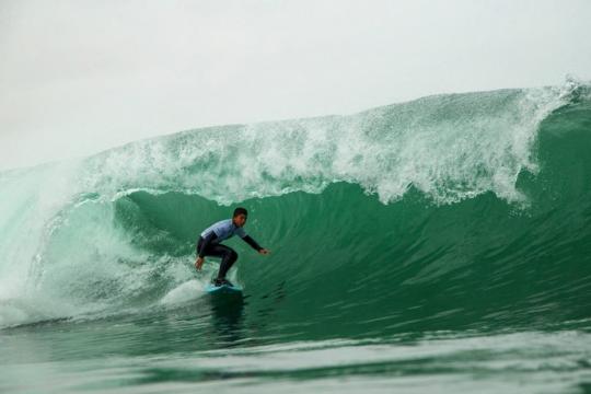 Intercâmbio no surfe? Viagens e campeonatos ao redor do mundo possibilitam troca cultural entre surfistas