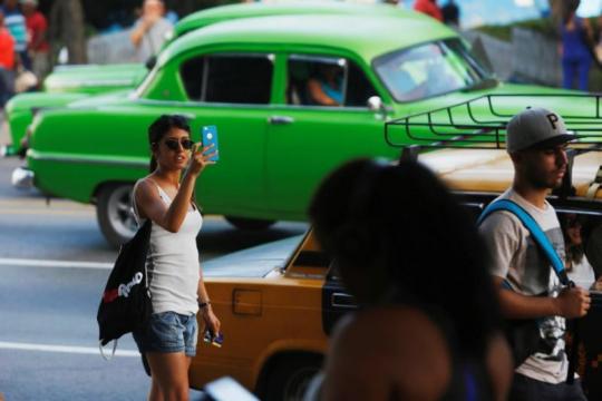 Communist-run Cuba starts rolling out internet on mobile phones
