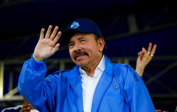 Nicaraguan police surround, attack anti-government stronghold