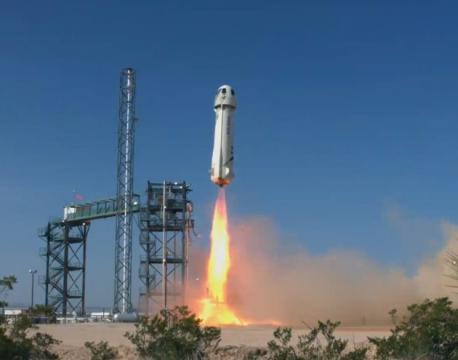 Blue Origin’s New Shepard spaceship hits new heights in escape test flight