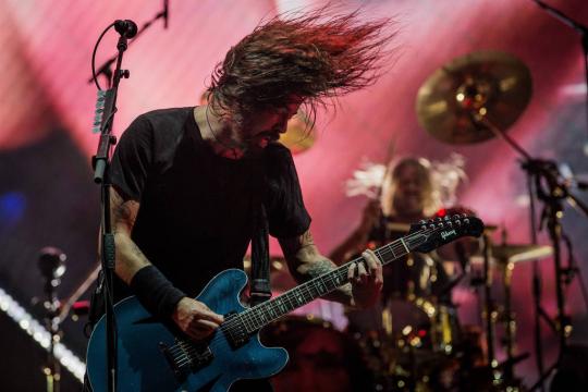 Filha de Dave Grohl faz backing vocal em turnê do Foo Fighters