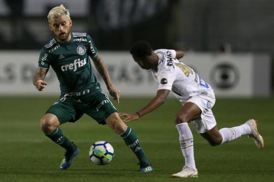 Lucas Lima marca contra o ex-clube, mas Palmeiras e Santos só empatam