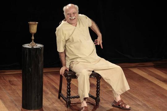 'Sou ator, não artista', diz Tonico Pereira, que vive Sócrates no teatro
