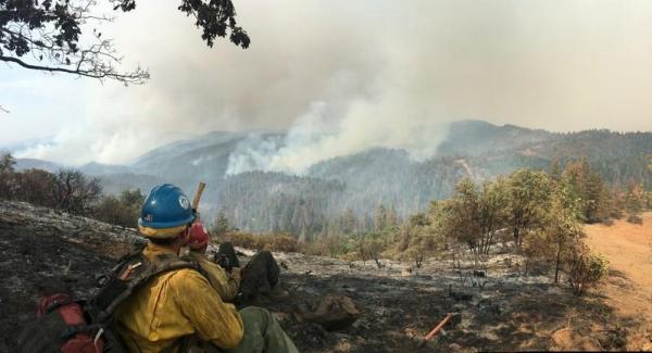 Fast-spreading California wildfire nears Yosemite park