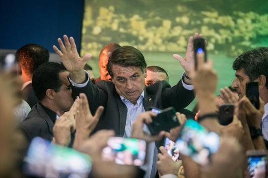 Bolsonaro busca direita light, mas ainda luta para não ser 'PT ao contrário'