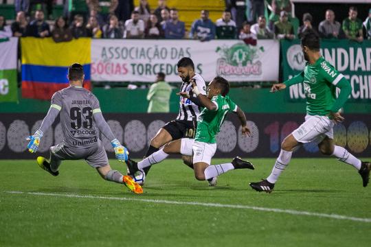 Santos sente falta de Rodrygo e só empata com a Chapecoense