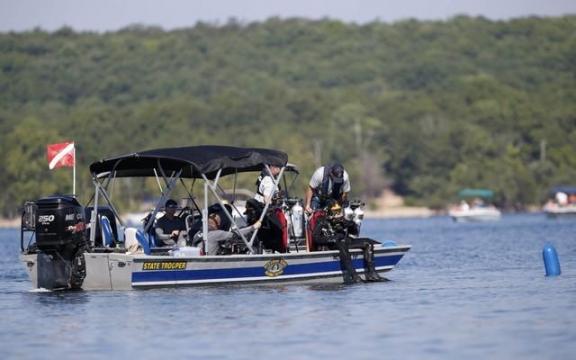 Coast Guard begins to raise Missouri boat after deadly sinking