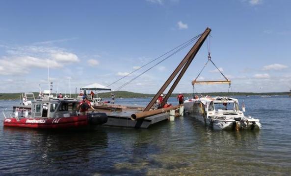 Coast Guard salvages Missouri boat after deadly sinking