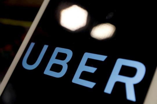 London taxi drivers mull class action suit against Uber