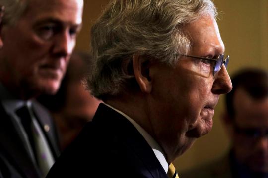 Top Senate Republican warns Russia on election meddling