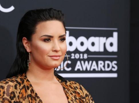 Singer Demi Lovato reported hospitalized for apparent heroin overdose