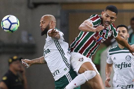 Palmeiras joga mal, perde para o Fluminense e vê grupo da frente longe