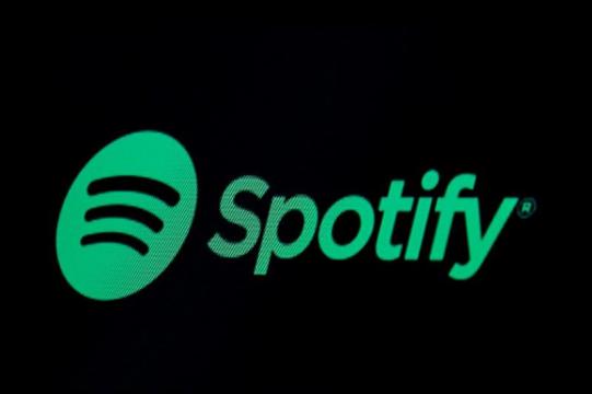 Spotify hits subscriber targets in race with Apple Music