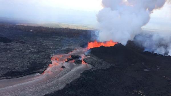 Geologists eye Hawaii volcano for signs eruption may be easing