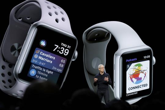 Guerra comercial de Trump ameaça afetar acessórios como Apple Watch e fones