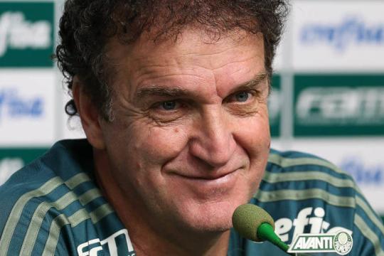 Santos contrata Cuca para treinar equipe