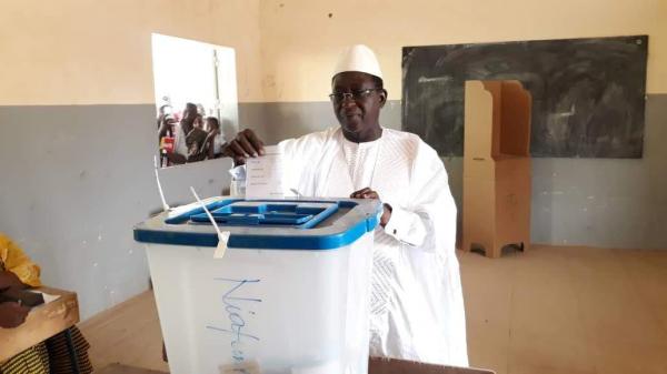 Mali presidential race seen facing run-off; attacks could be issue