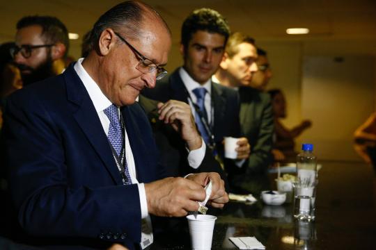 PSDB teve responsabilidade com o governo Temer, diz Alckmin a rádio