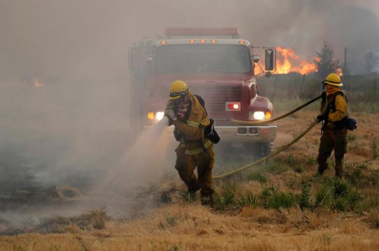 Calm winds may allow more to return home in California wildfire