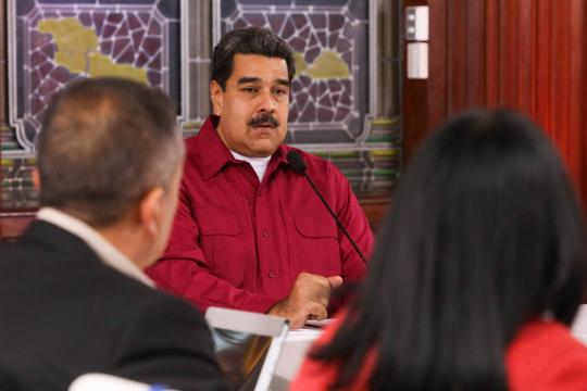 Maduro diz ser responsável por fracasso econômico na Venezuela