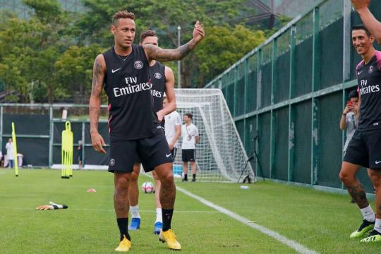 Logo após chegar à China, Neymar já treina com companheiros de PSG