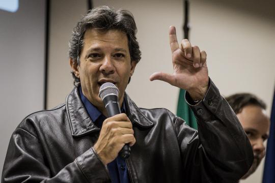Haddad ganha apoio no PT para ser o vice de Lula, mas falta convencer PC do B