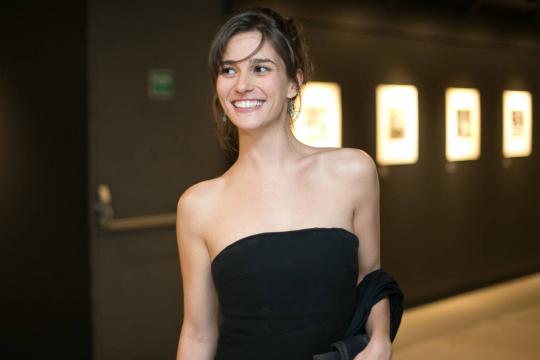 Globo aposta em atriz como autora revelação de especial de fim de ano e novela