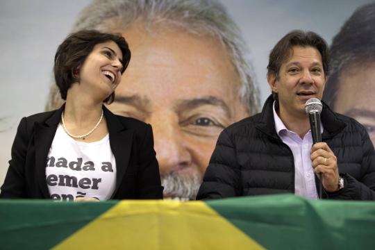 Haddad diz a conterrâneos de Manuela que vice é simbólico