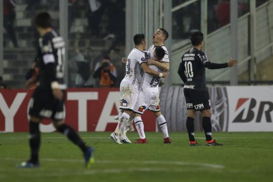 Corinthians perde e jogará contra histórico para avançar na Libertadores