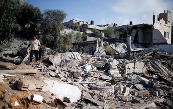 Hamas fires rockets, Israel bombs Gaza despite talk of truce