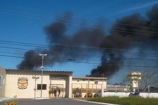 Presos mantêm 11 reféns em motim há mais de 16 horas no interior de SP