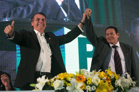 Ministro da Defesa diz não ver chapa de Bolsonaro militar, mas de pessoas preparadas