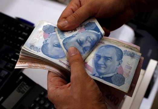 Erdogan tells Turks to buy plunging lira as Trump turns the screws