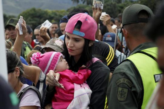Colombia to ask U.N. for special envoy to manage Venezuelan migrant crisis